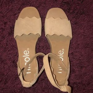 5/$25 - NICOLE wedges